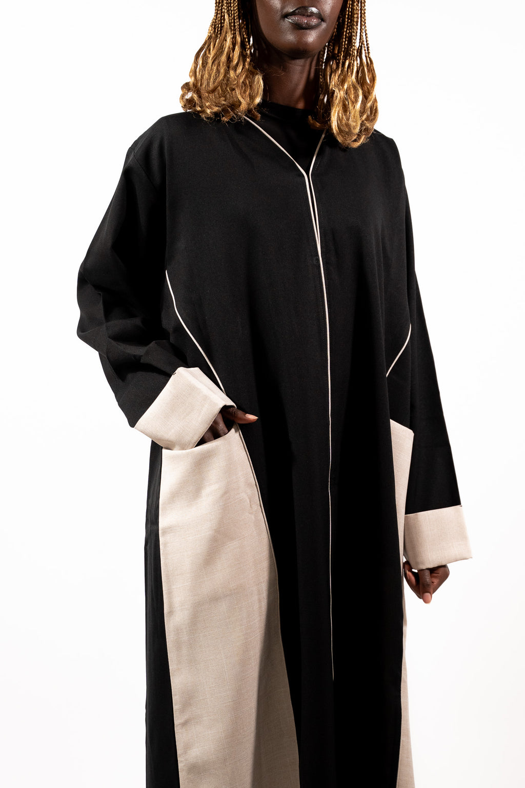 Abaya Lina – The Essential