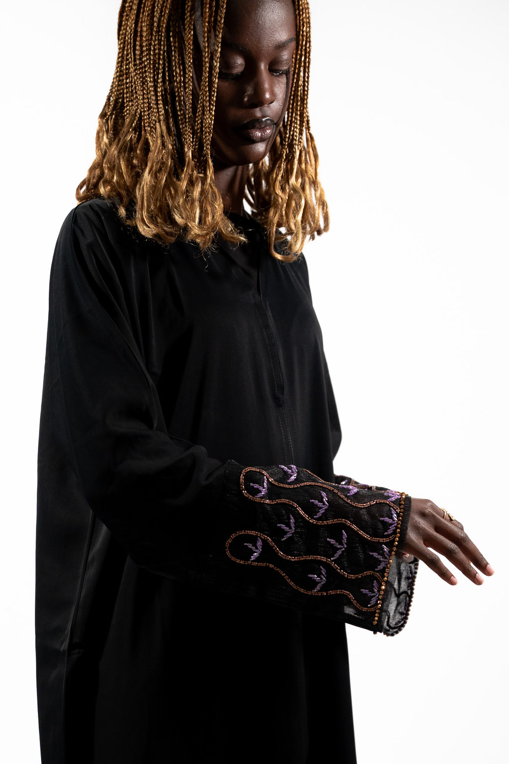 Abaya Leila – Grace in motion