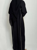 Elegante abaya noir et beige Lina Palm vue de dos