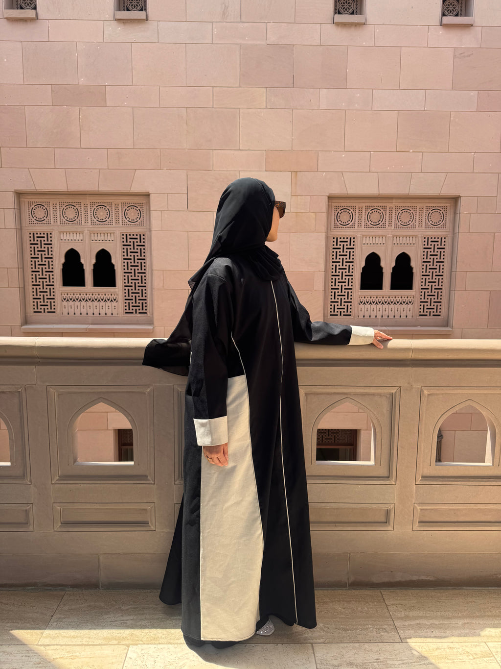 Abaya Lina – The Essential